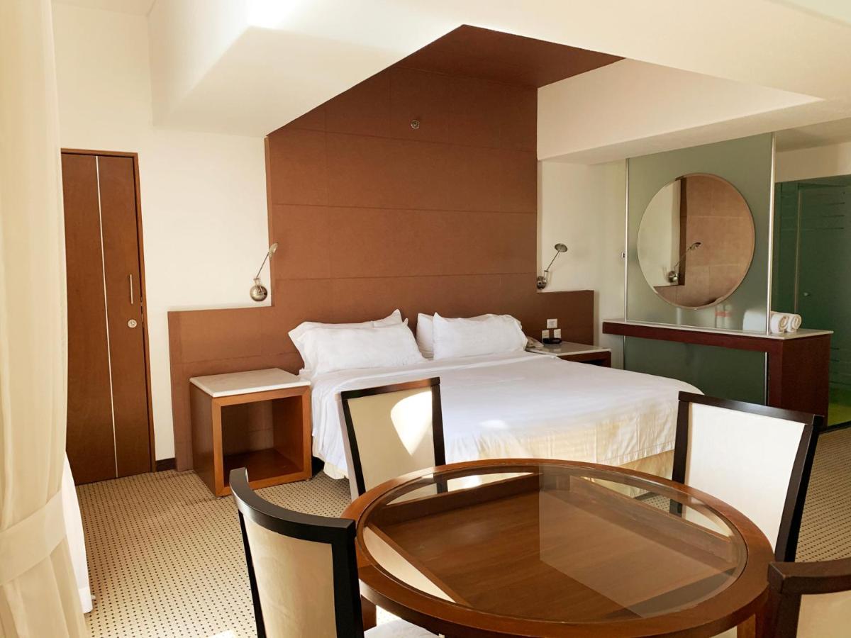 Hotel & Suites Bel Air Business Salamanca Bagian luar foto